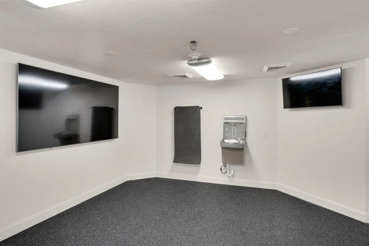 Calypso 1209W Corner 3Br 3Ba 2 Sets Of Beach Service Panama City Beach Apartment